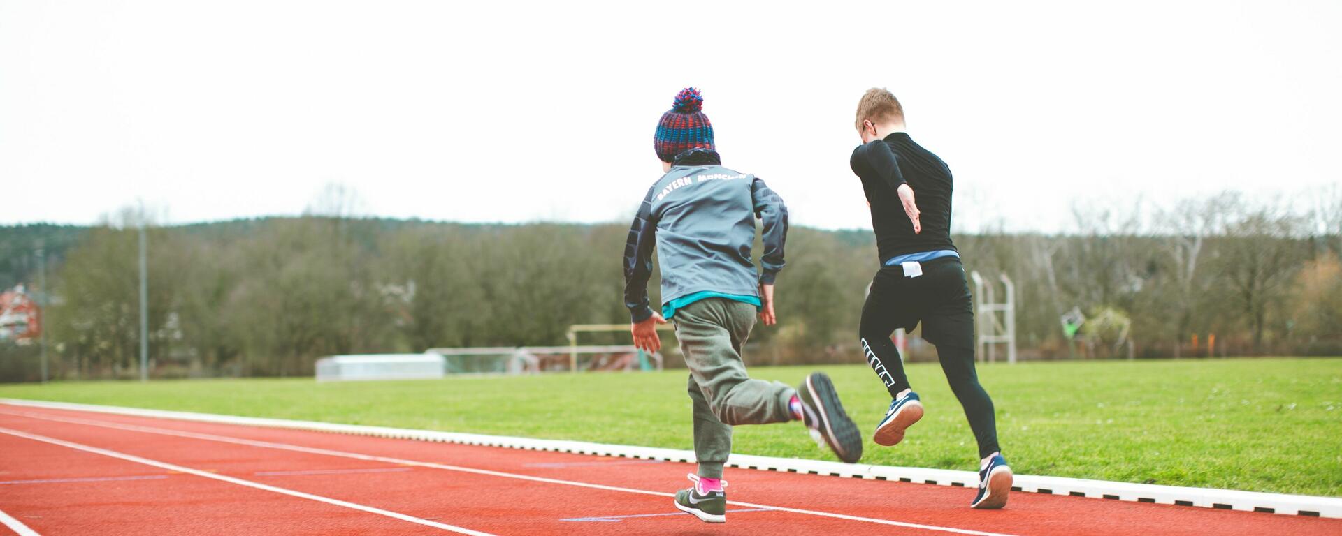 kids running on the track 