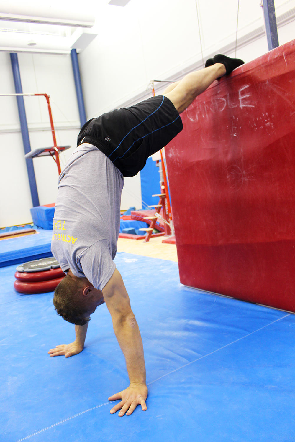 University of Calgary gymnastics class handstand progression