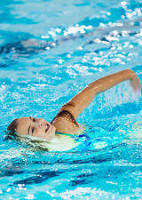 Girl in swimming lessons at UCalgary Aquatic Centre